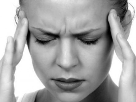 Migréna se vyznačuje úpornou bolestí hlavy