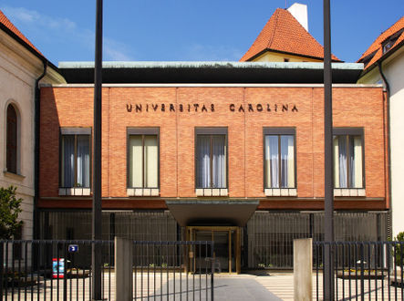 Karlova Univerzita v Praze