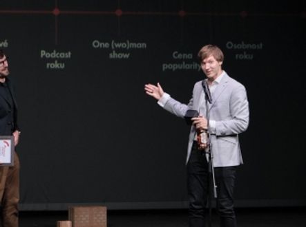 Kluci z Prahy si přebírají cenu