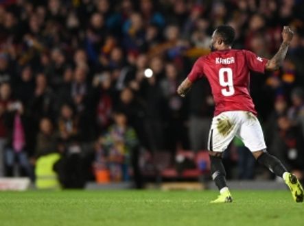 Guélor Kanga slaví proměněnou penaltu