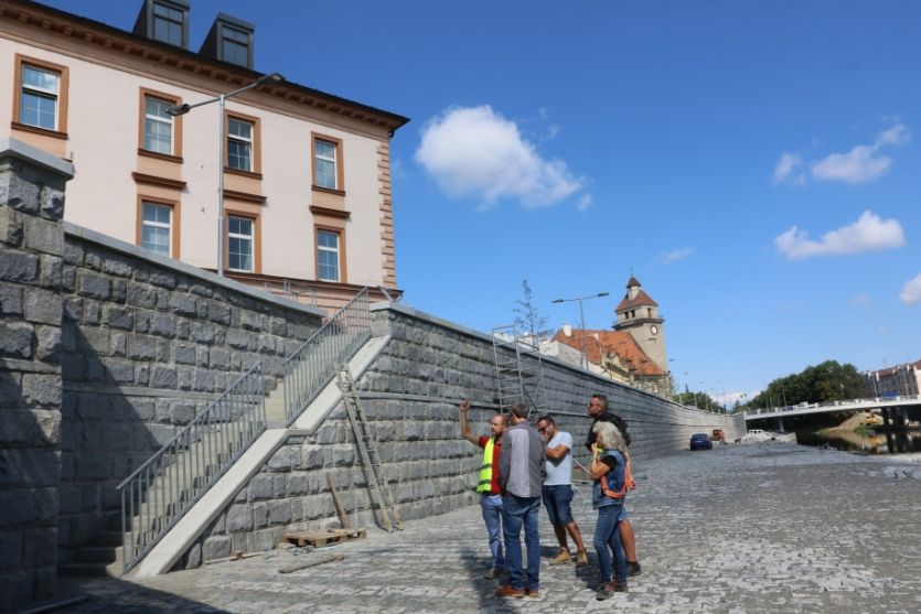 Procházky, koncerty i zmrzlina: náplavka se už brzy otevře lidem