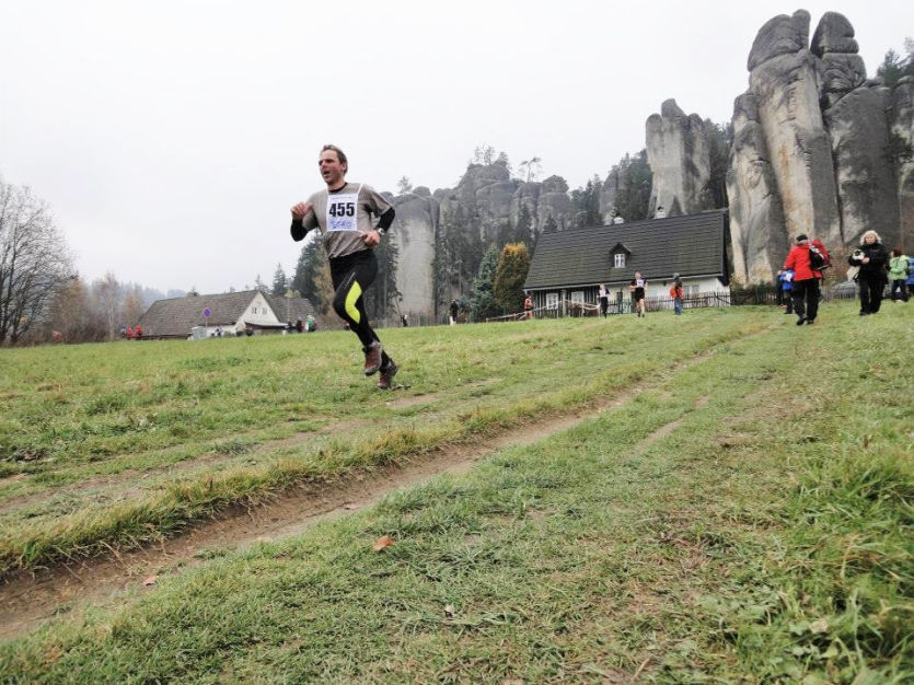 Závod Ádrkros přitáhl řadu nadšenců do běžeckého sportu i v minulém roce.