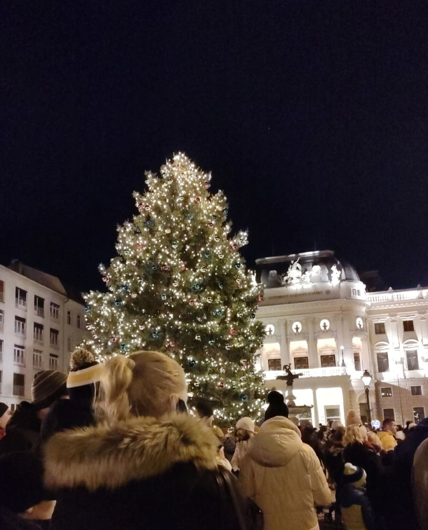 Vánoční strom na Hviezdoslavově náměstí