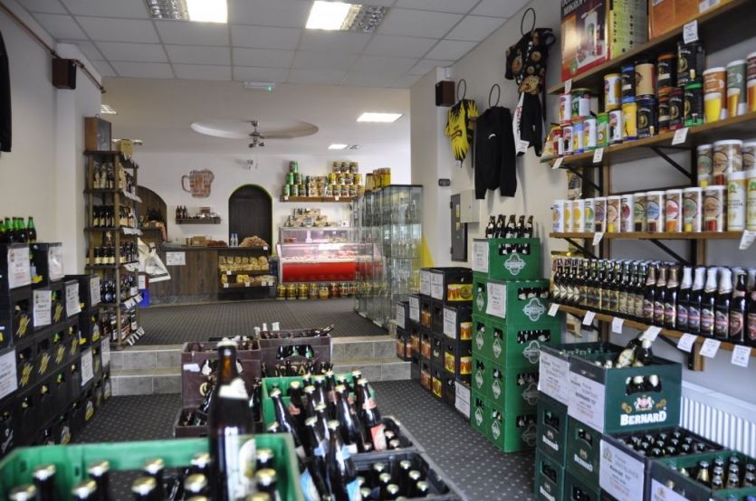 Vzhledem ke koronavirovým opatřením se zvýšila poptávka po pivu „na doma“.