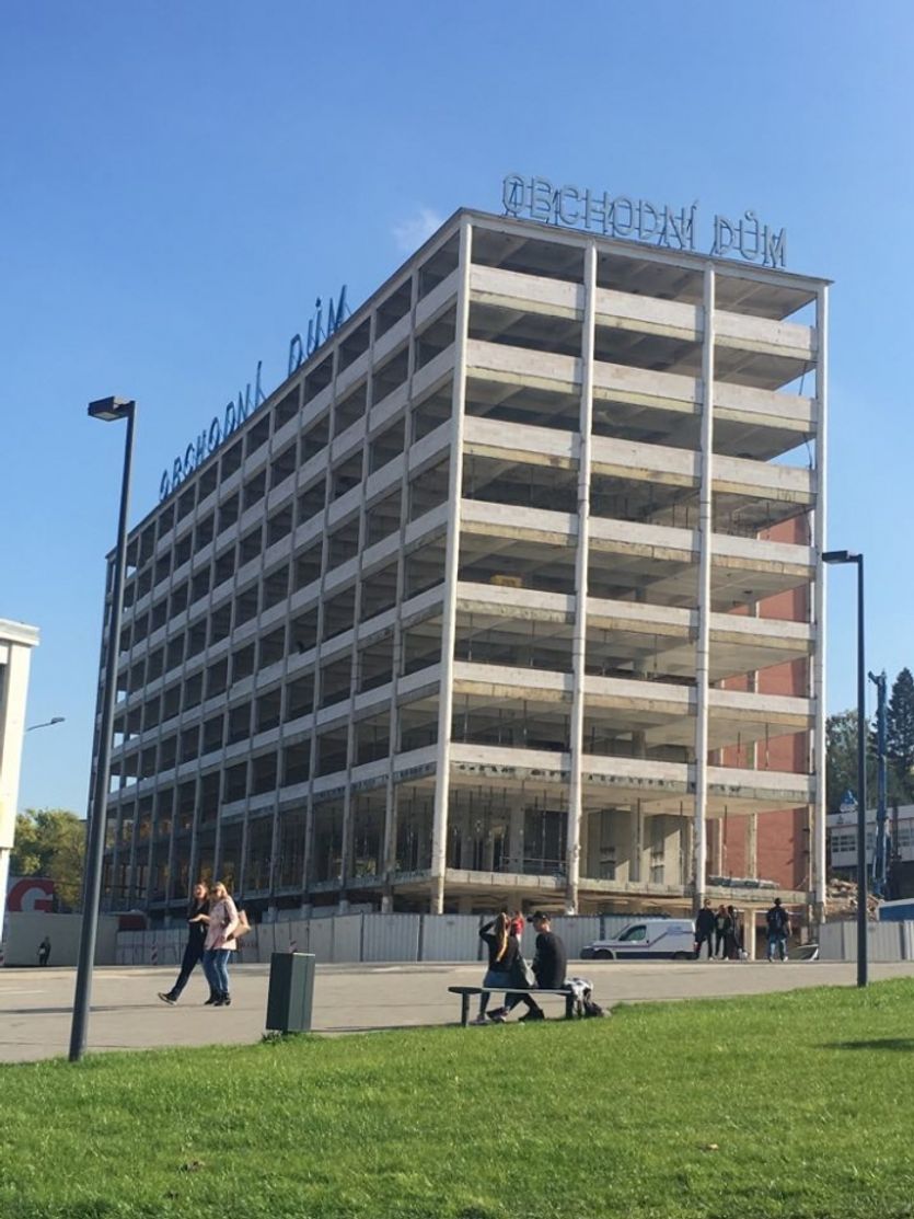 Obchodní dům Prior v rekonstrukci