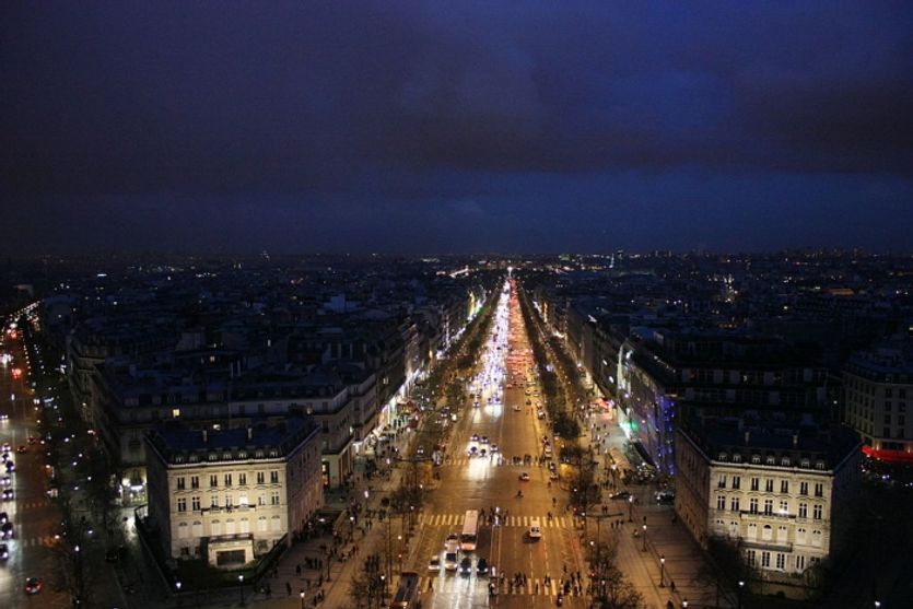 Útok se odehrál na slavném bulváru Champ-Élysées