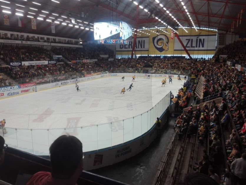 Kladenští Rytíři porazili zlínské Berany 2:1.