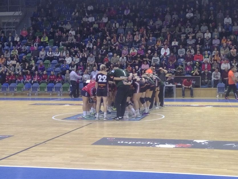 Slavnostní nástup ze zápasu Baníku Most (ilustrační foto)