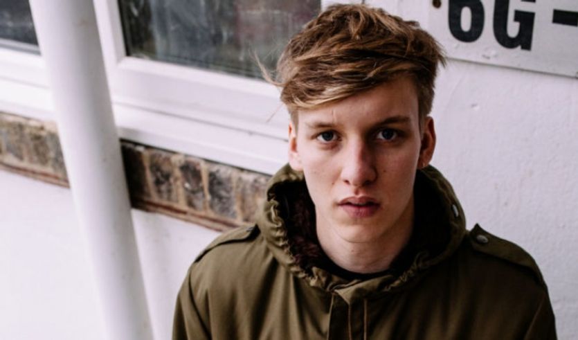 Charismatický zpěvák George Ezra již potřetí v České republice