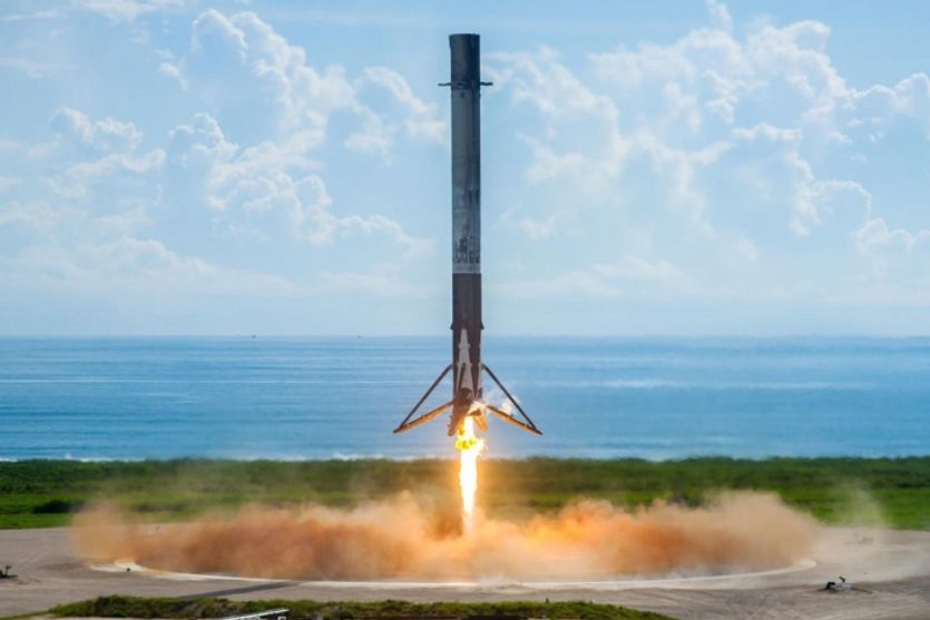 Čínská sonda vyrazila na odvrácenou stranu Měsíce.