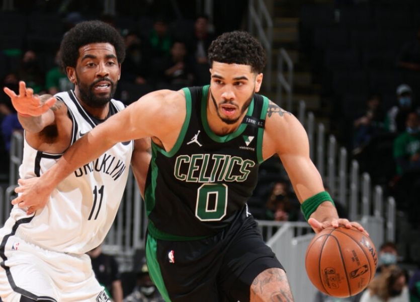 Souboje Tatuma s Irvingem byly ozdobou zápasu