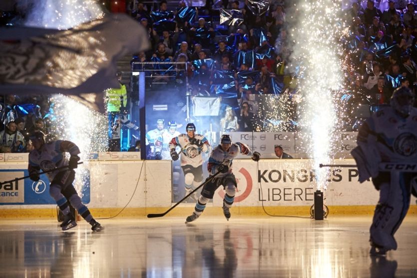 Efektní nástup Tygrů na ledovou plochu