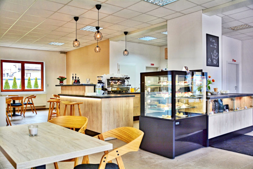 V kavárně je vždy příjemná a útulná atmosféra