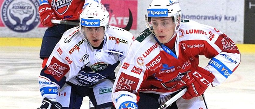 Momentka ze zápasu HC Kometa Brno - HC Dynamo Pardubice
