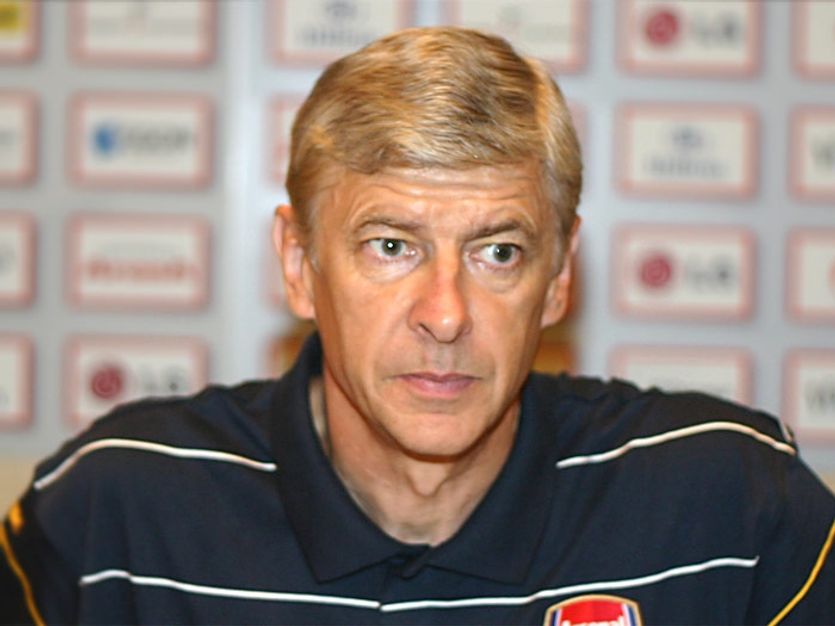 Trénér Arséne Wenger u Kanonýrů další sezonu nepřidá