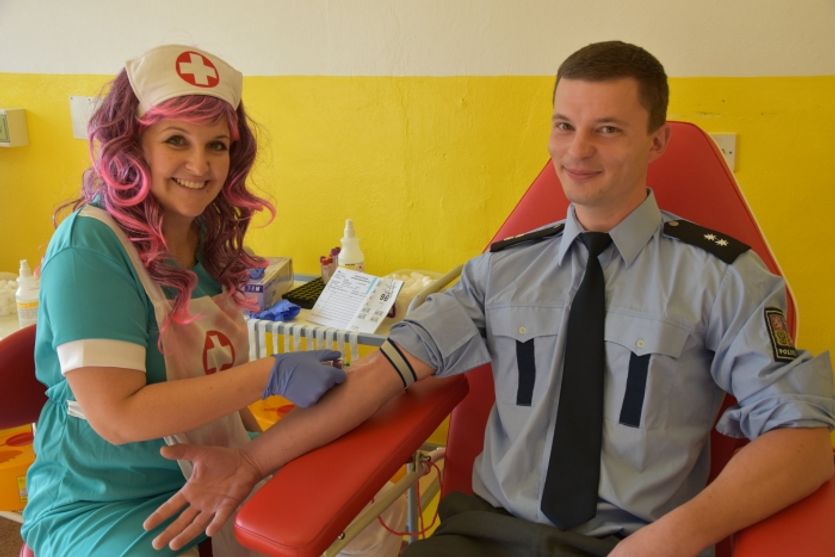 Polícia ČR darovala krv v rámci akcie &quot;Daruj krv - zachrániš život&quot;