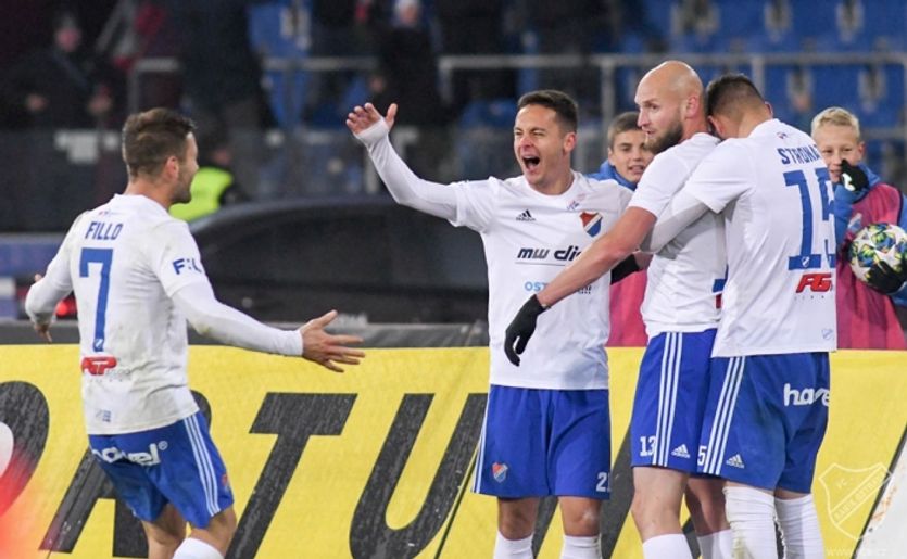 Hráči Baníku slaví zasloužený postup