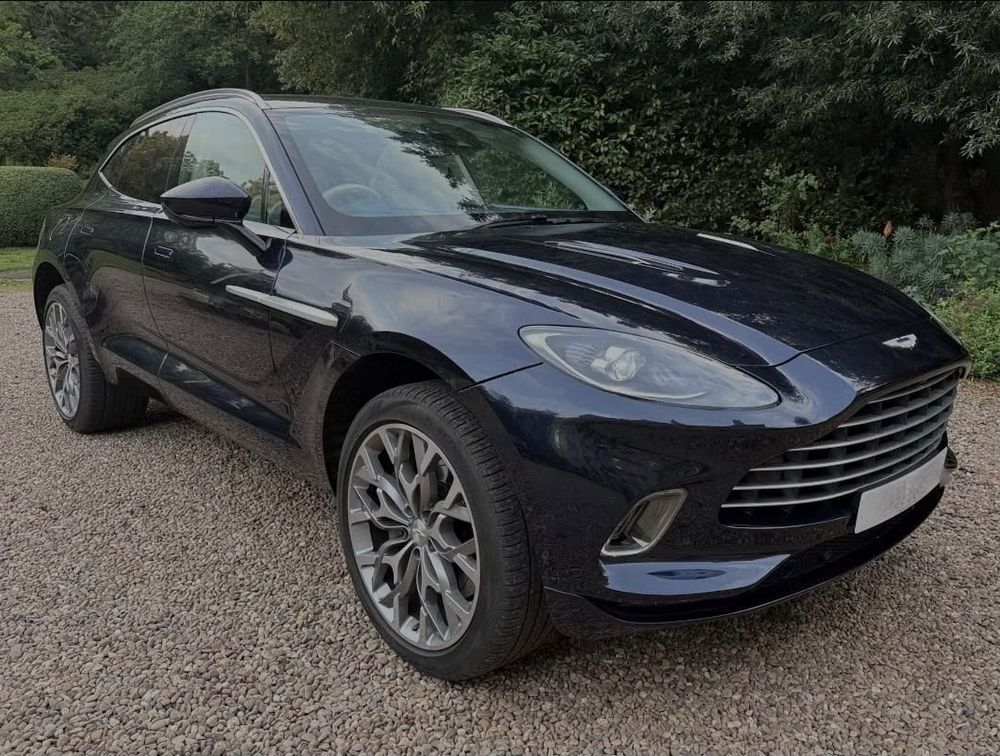 ASTON MARTIN DBX