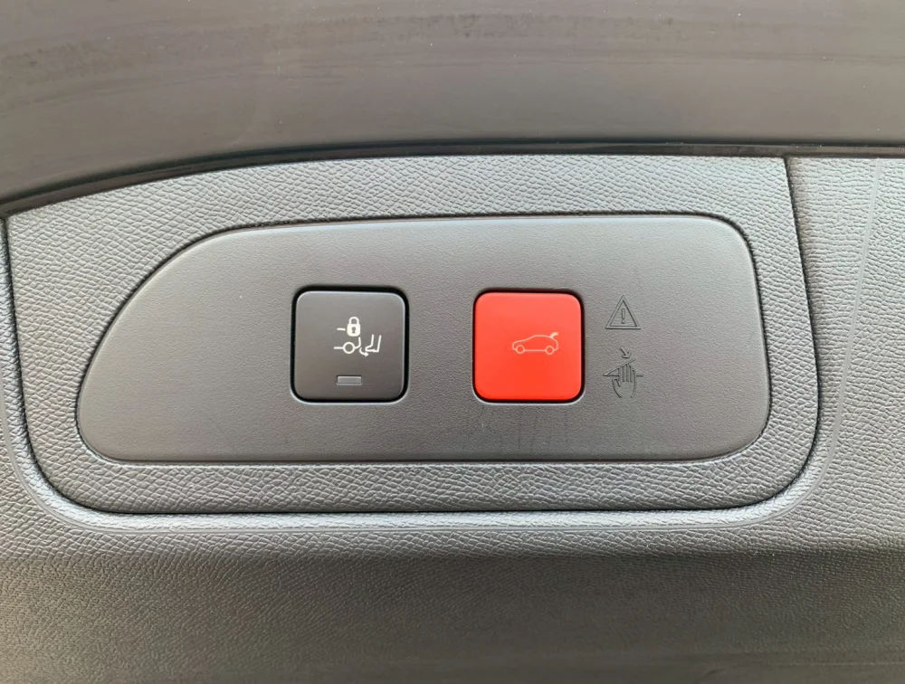 DS AUTOMOBILE DS7 SUNROOF - PRG Motors Ltd