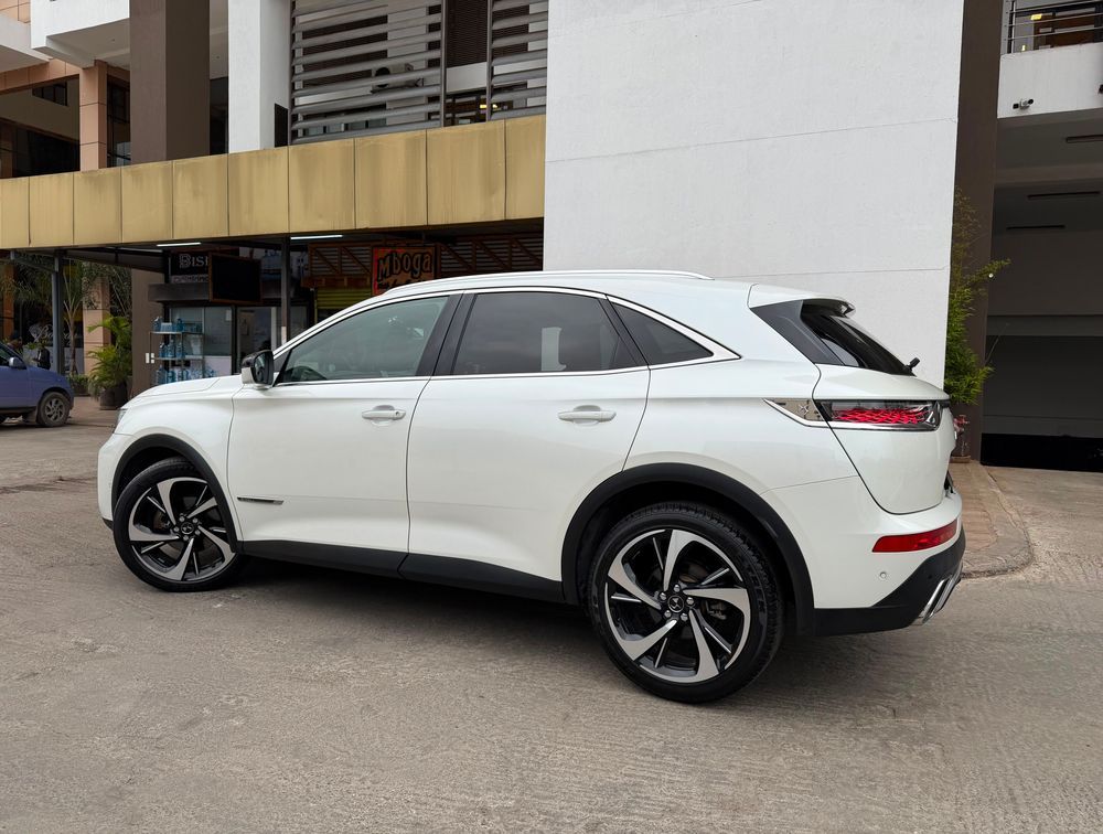 DS AUTOMOBILES DS7 SUNROOF - PRG Motors Ltd