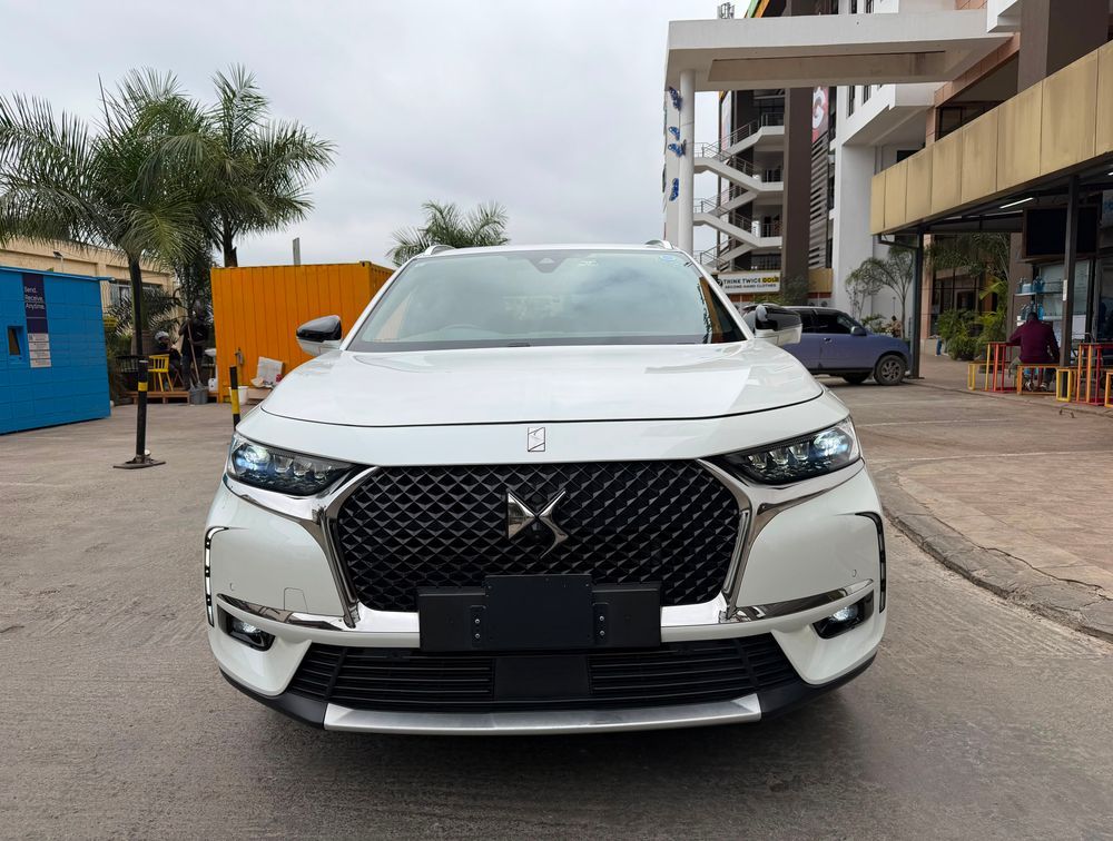 DS AUTOMOBILES DS7 SUNROOF - PRG Motors Ltd