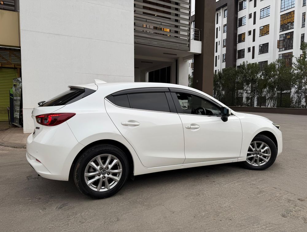 MAZDA AXELA HATCHBACK - PRG Motors Ltd