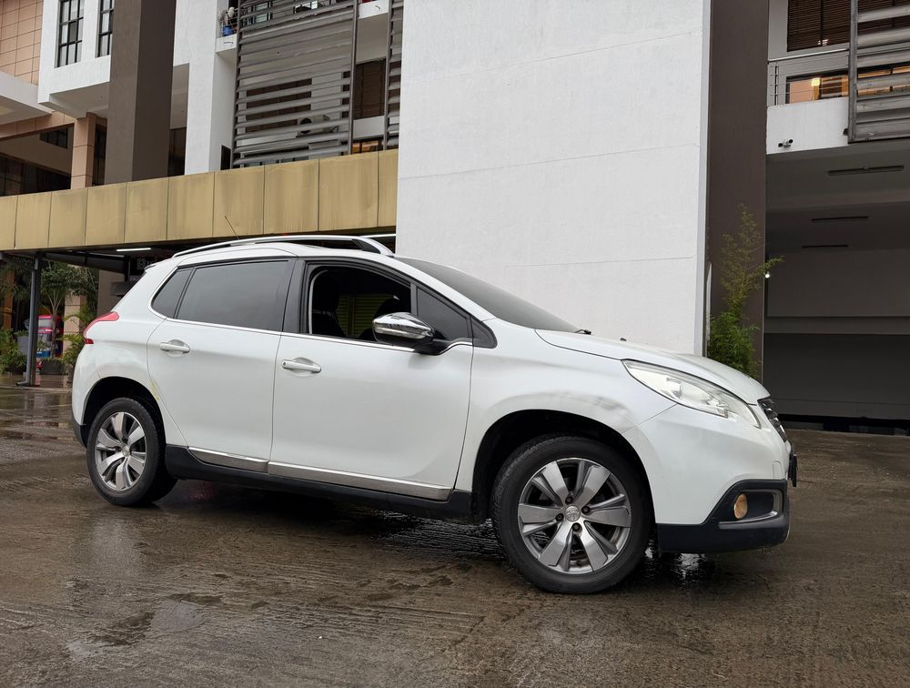 PEUGEOT 2008 ALLURE FULL LEATHER SEATS