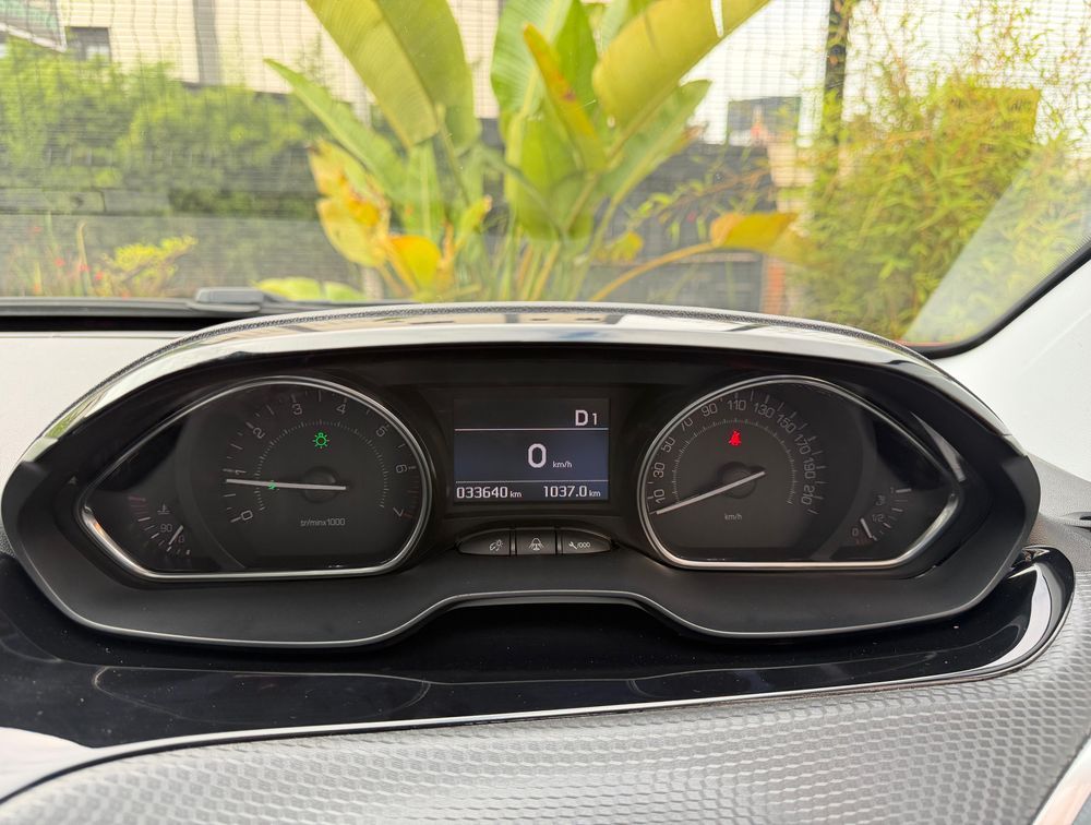 PEUGEOT 2008 ALLURE MOONROOF - PRG Motors Ltd