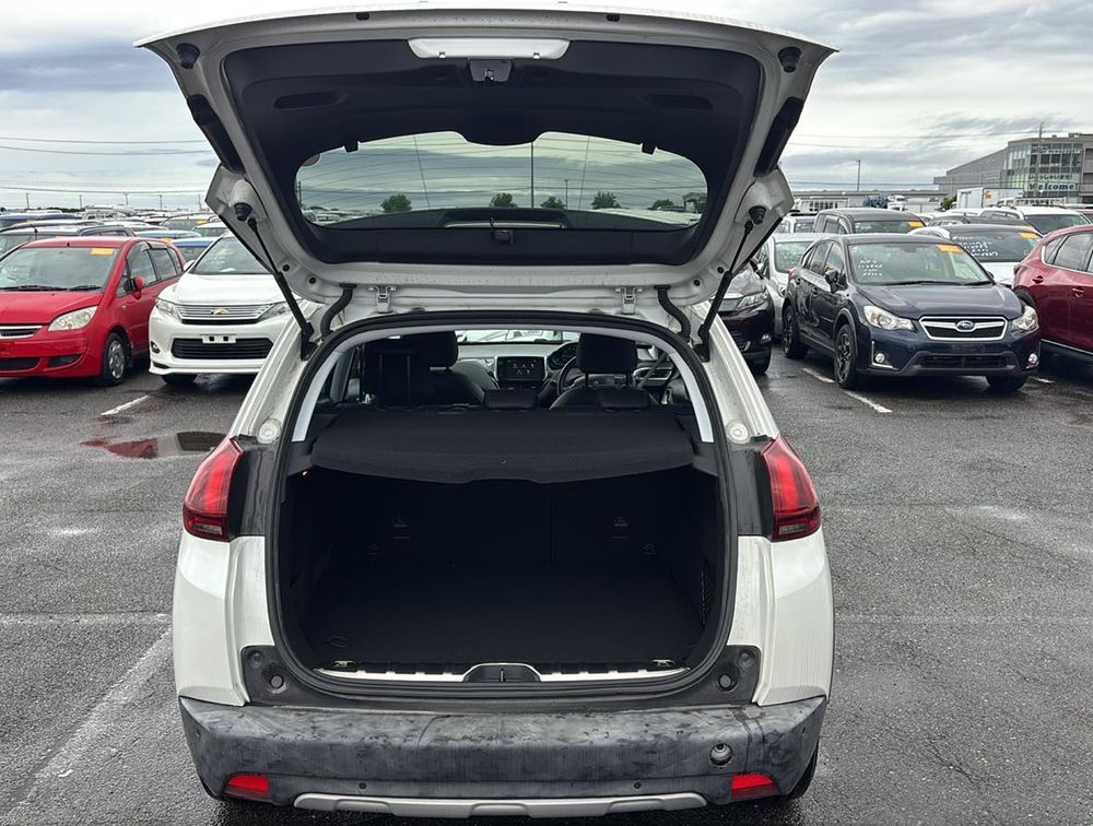 PEUGEOT 2008 CROSSCITY MOONROOF - PRG Motors Ltd