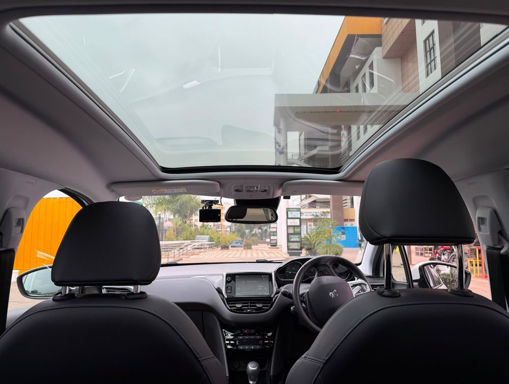 PEUGEOT 2008 CROSSCITY MOONROOF - PRG Motors Ltd