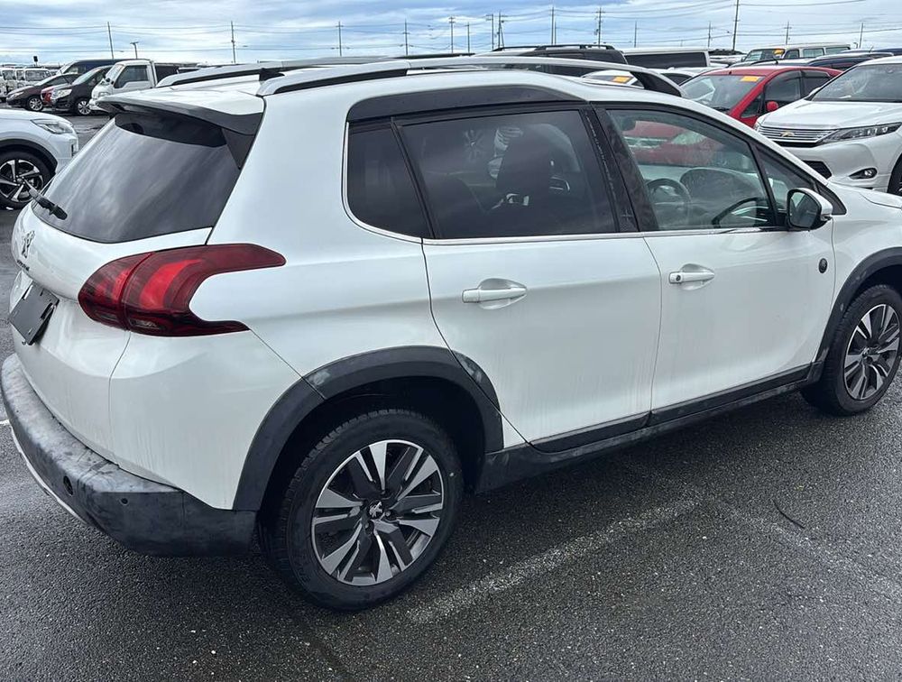 PEUGEOT 2008 CROSSCITY MOONROOF - PRG Motors Ltd