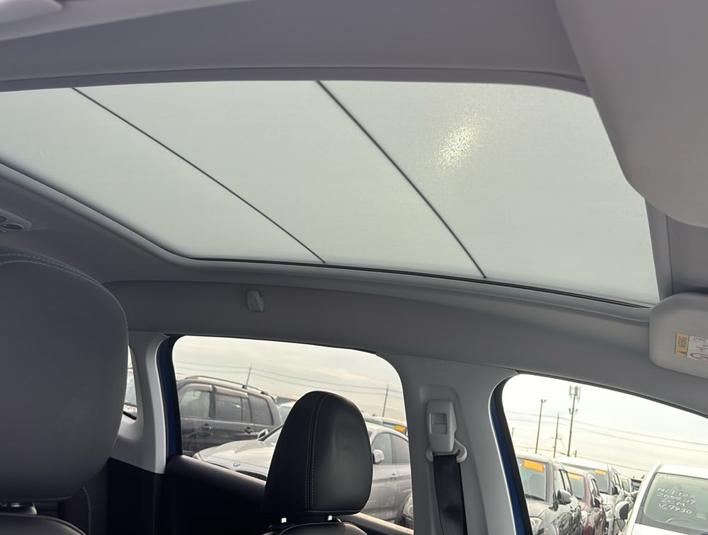 PEUGEOT 2008 CROSSCITY MOONROOF - PRG Motors Ltd