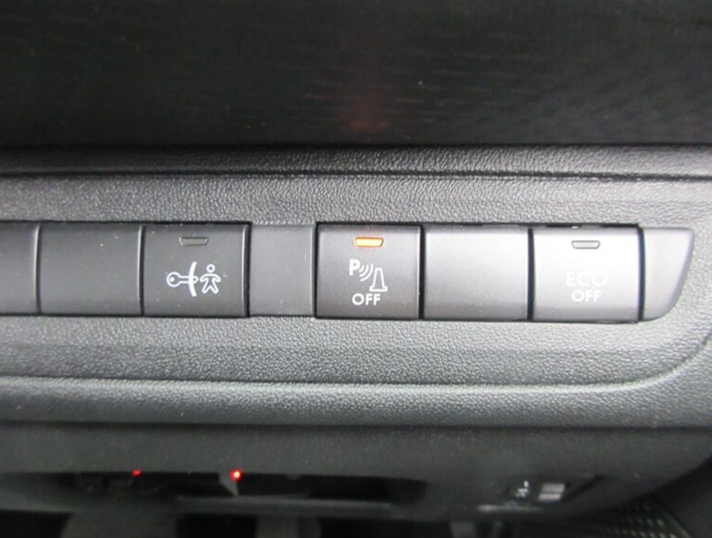 PEUGEOT 2008 CROSSCITY - PRG Motors Ltd