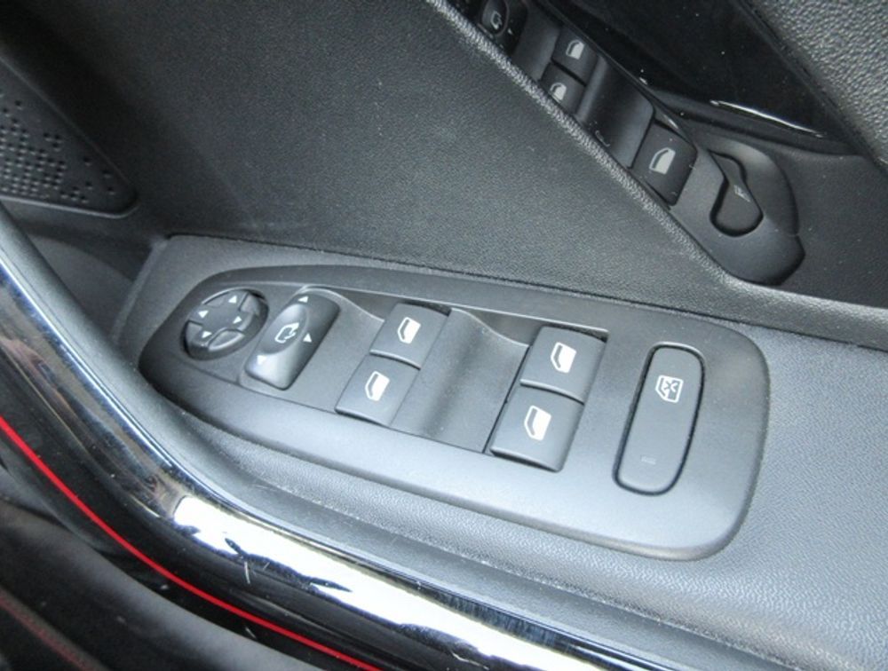 PEUGEOT 2008 GTLINE BLACK PACK - PRG Motors Ltd