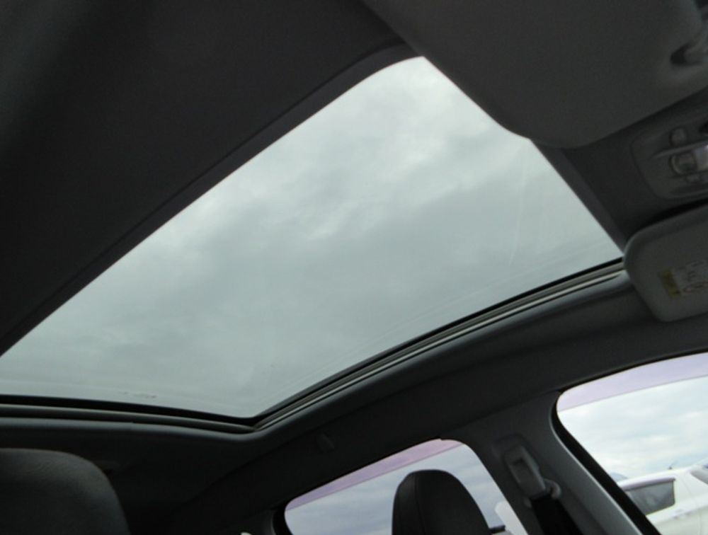 PEUGEOT 2008 GTLINE BLACKPACK MOONROOF - PRG Motors Ltd