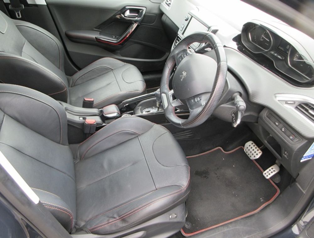 PEUGEOT 2008 GTLINE BLACKPACK MOONROOF - PRG Motors Ltd