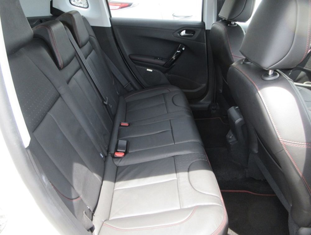 PEUGEOT 2008 GTLINE BLACKPACK - PRG Motors Ltd