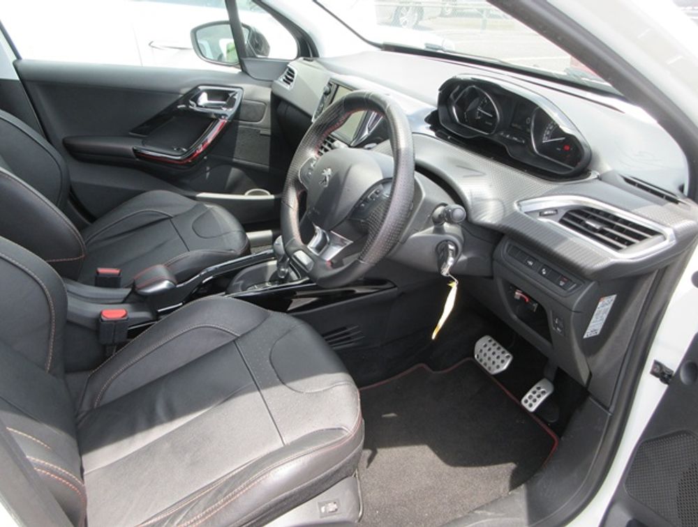 PEUGEOT 2008 GTLINE BLACKPACK - PRG Motors Ltd