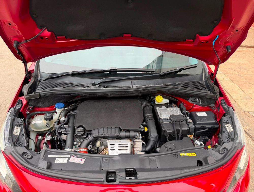 PEUGEOT 2008 GTLINE MOONROOF - PRG Motors Ltd