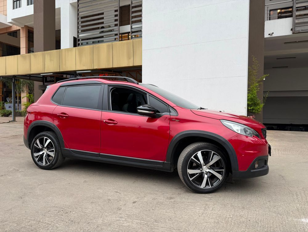 PEUGEOT 2008 GTLINE MOONROOF
