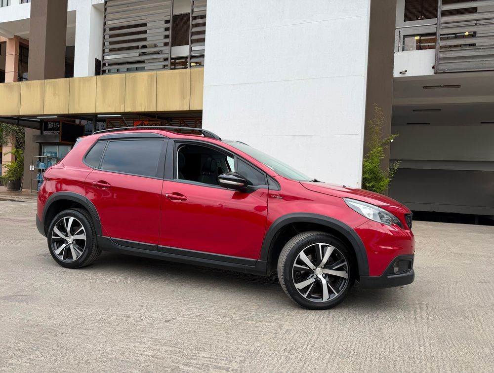 PEUGEOT 2008 GTLINE MOONROOF