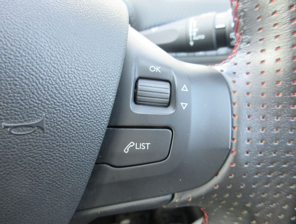 PEUGEOT 2008 GTLINE MOONROOF - PRG Motors Ltd