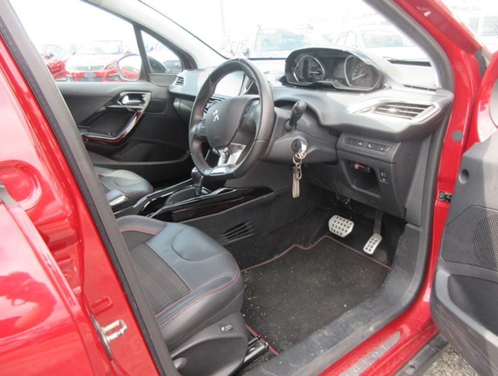 PEUGEOT 2008 GTLINE MOONROOF - PRG Motors Ltd