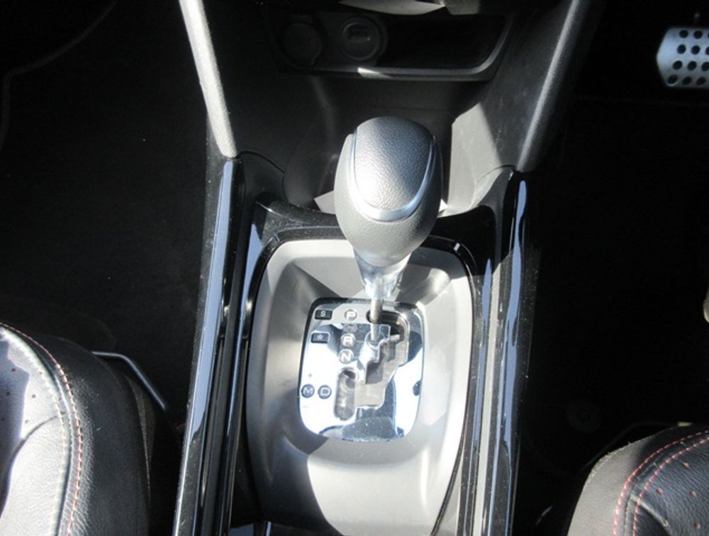PEUGEOT 2008 GTLINE MOONROOF - PRG Motors Ltd