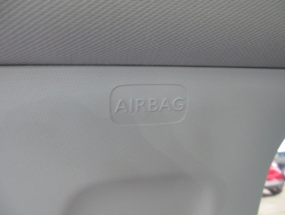 PEUGEOT 2008 GTLINE MOONROOF - PRG Motors Ltd