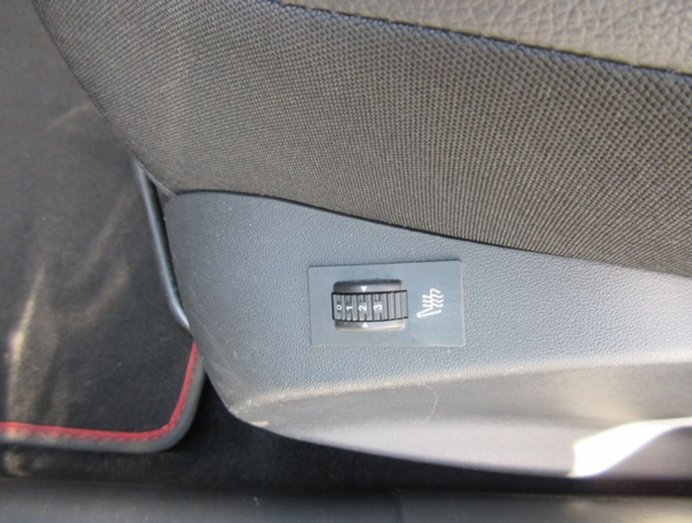 PEUGEOT 2008 GTLINE MOONROOF - PRG Motors Ltd