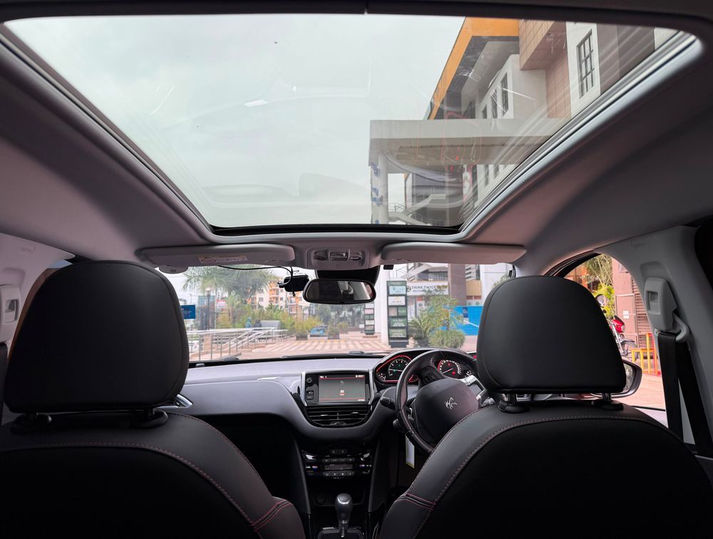 PEUGEOT 2008 GTLINE MOONROOF - PRG Motors Ltd
