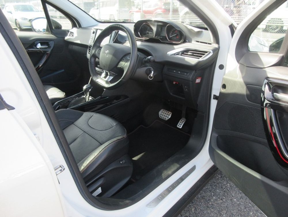PEUGEOT 2008 GTLINE MOONROOF - PRG Motors Ltd