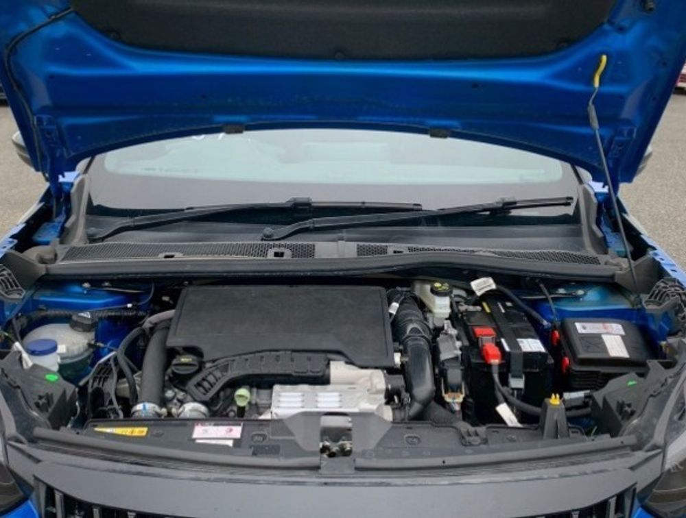 PEUGEOT 2008 GTLINE NEWSHAPE SUNROOF - PRG Motors Ltd