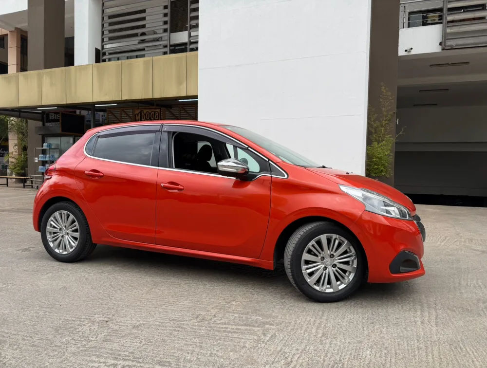 PEUGEOT 208 ALLURE